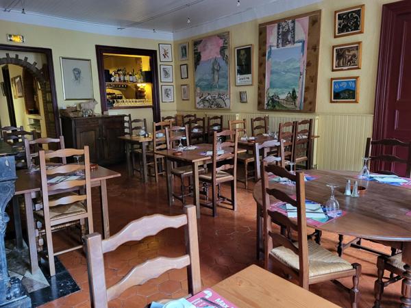 Magnifique Hotel Restaurant dans un immeuble historique du 18ème s.