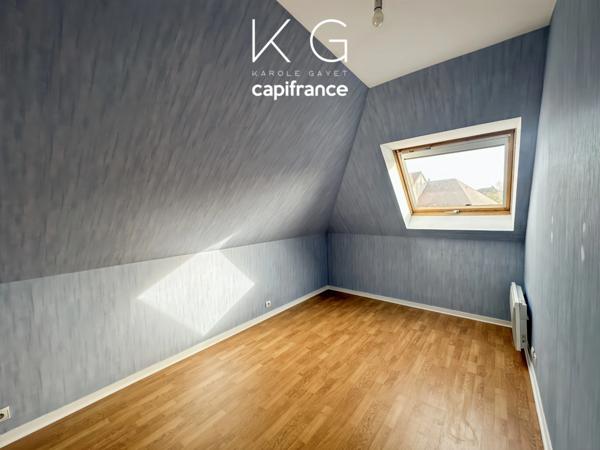 Bel appartement en duplex 90 m2 à vendre 3 chambres, vue dégagée sur Deauville plein ouest, parking en sous-sol