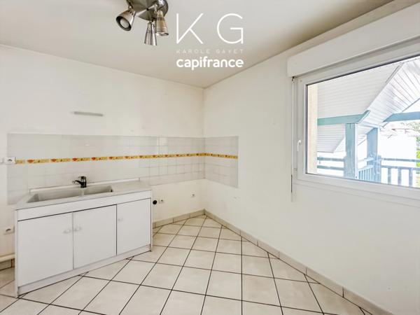Bel appartement en duplex 90 m2 à vendre 3 chambres, vue dégagée sur Deauville plein ouest, parking en sous-sol