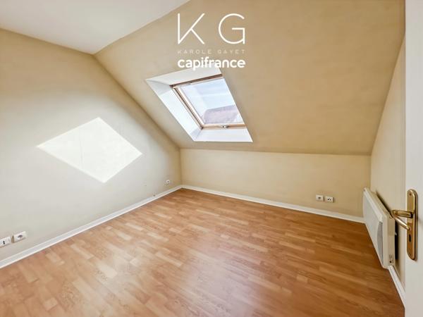 Bel appartement en duplex 90 m2 à vendre 3 chambres, vue dégagée sur Deauville plein ouest, parking en sous-sol