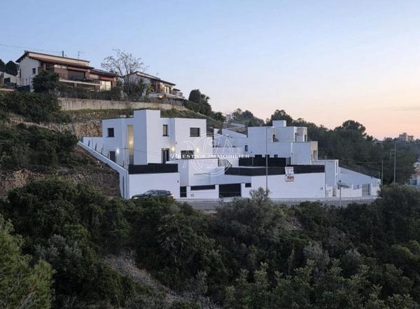 Calafell – Villa individuelle neuve haut gamme, piscine, garage