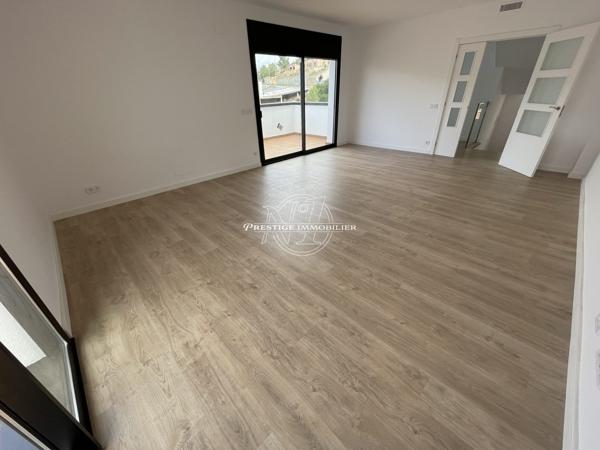 Calafell – Villa individuelle neuve haut gamme, piscine, garage