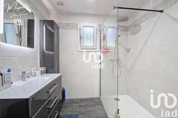 Maison traditionnelle 5 pièces de 150 m² à Crégy-lès-Meaux (77124)