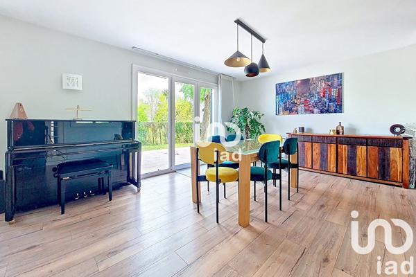 Maison traditionnelle 5 pièces de 150 m² à Crégy-lès-Meaux (77124)