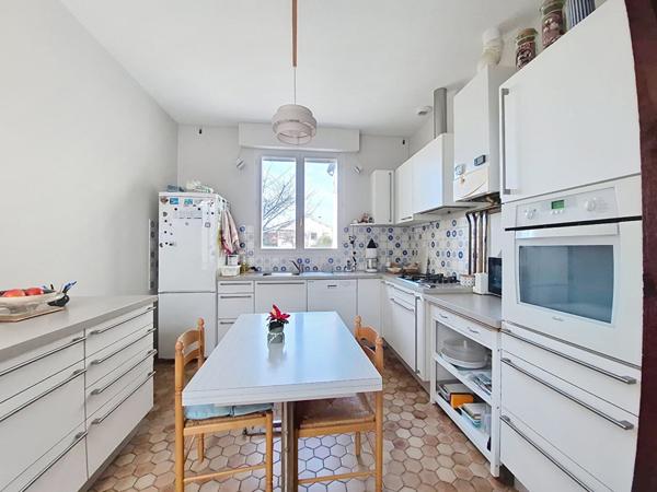 SAINT SEBASTIEN SUR LOIRE GRANDE MAISON FAMILIALE 4 CHAMBRES TERRAIN DIVISIBLE DE 1640M2