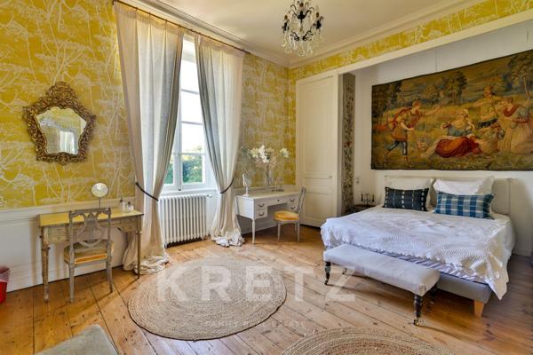 Château d’exception rénové du XIXᵉ siècle sur 9 hectares au cœur du Cognac