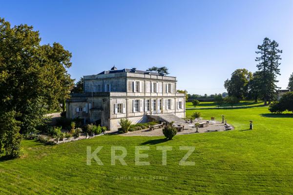 Château d’exception rénové du XIXᵉ siècle sur 9 hectares au cœur du Cognac