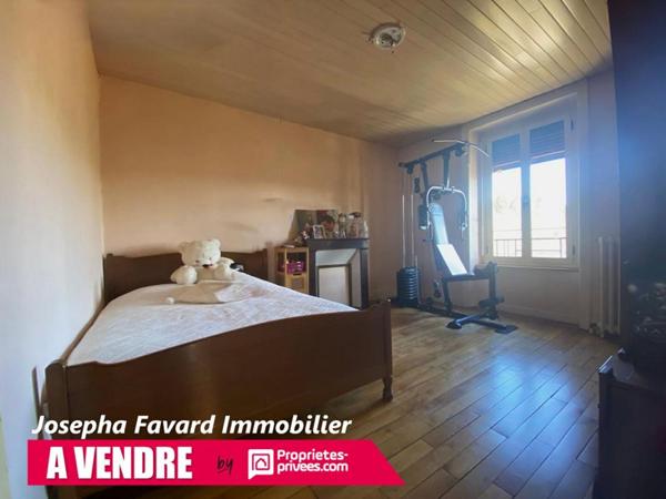 Maison de caractère de 158 m² avec 5 chambres et grand terrain à Bugeat