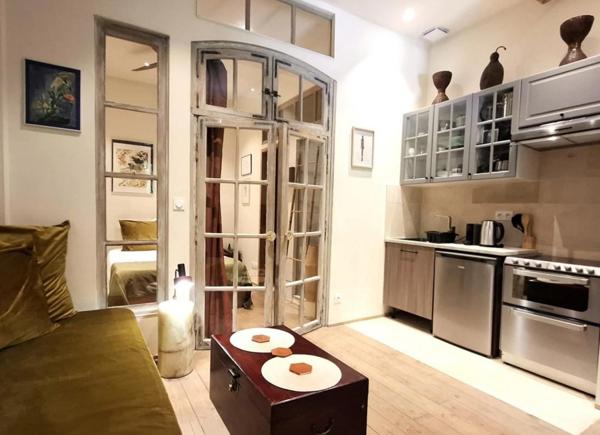 Immeuble Sete 10 pièce(s) 350 m2