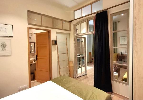 Immeuble Sete 10 pièce(s) 350 m2