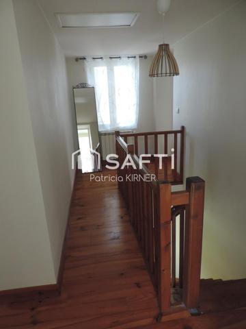 Maison de ville T5 avec garage, jardin et puits.