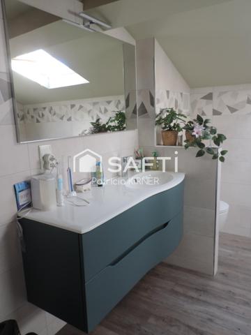 Maison de ville T5 avec garage, jardin et puits.