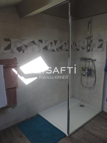 Maison de ville T5 avec garage, jardin et puits.