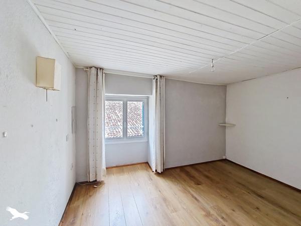Maison 560 000 € Créon 8 p 240 m² DPE C