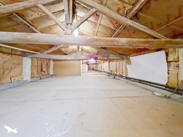 Maison 560 000 € Créon 8 p 240 m² DPE C