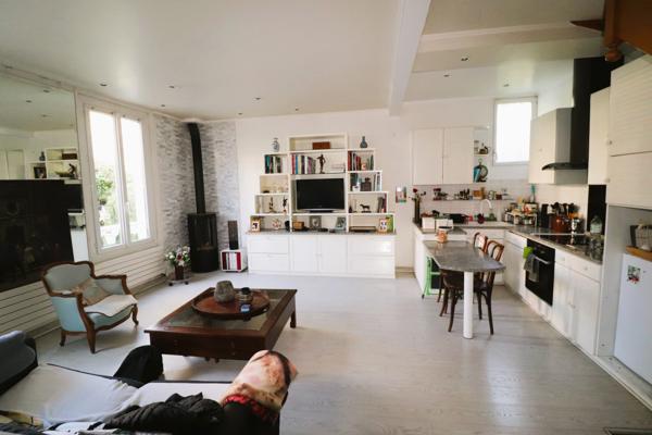 Maison
         7 pièces
        - 126 m² 870 000 €*