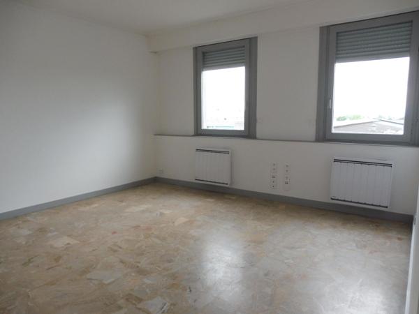 Local commercial · Location Caluire (69300)