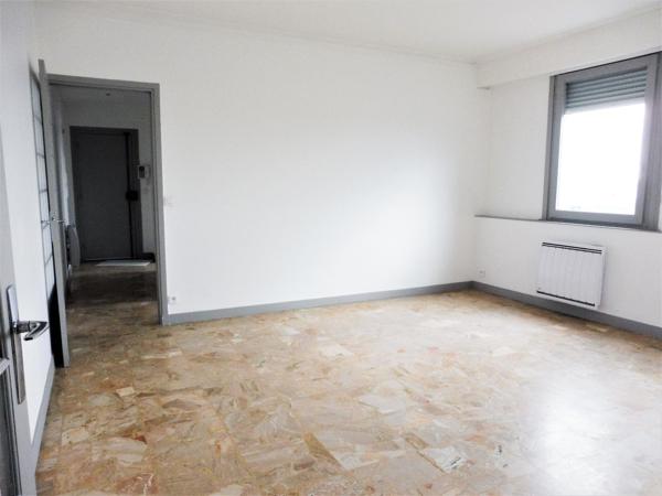 Local commercial · Location Caluire (69300)