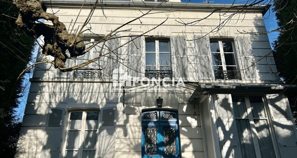 À vendre Maison 10 pièces 214 m² - Sceaux 92330