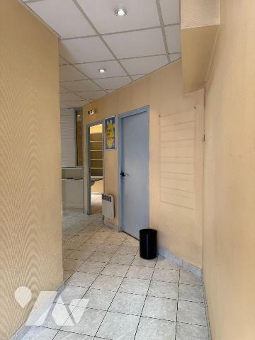 A Vendre à Troyes (10000) en Aube (10)

Local à usage professionnel et commercial de 191 m² a...