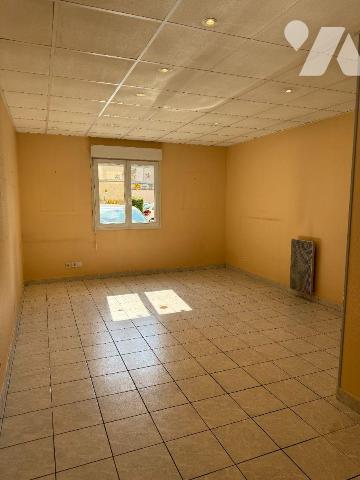 A Vendre à Troyes (10000) en Aube (10)

Local à usage professionnel et commercial de 191 m² a...