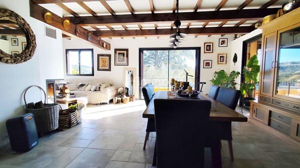 Villa provençale, confort énergétique moderne.