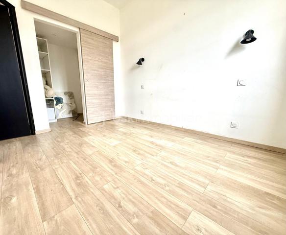Maison de 221 m²