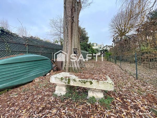 Pavillon pieds dans l’eau – 241,2 m²  loi carrez– Vue sur le lac d’Enghien