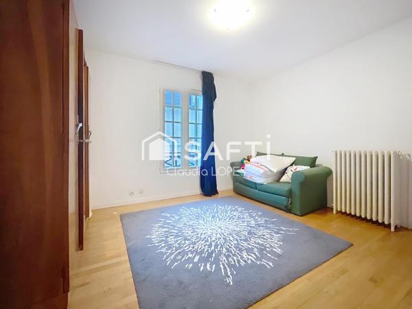 Pavillon pieds dans l’eau – 241,2 m²  loi carrez– Vue sur le lac d’Enghien