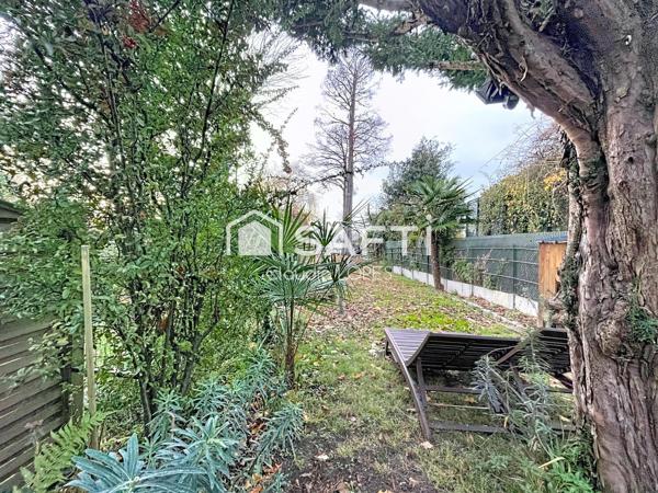 Pavillon pieds dans l’eau – 241,2 m²  loi carrez– Vue sur le lac d’Enghien