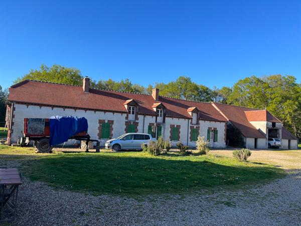 Vente
                Demeure de Prestige200 m² - 10 Pièces -
                    GIEN (45500)