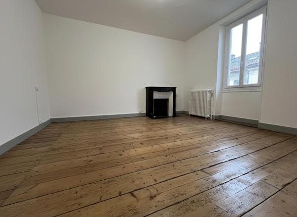 Maison de ville 135 m² 9 pièces à Angoulême