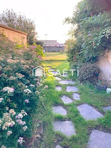 Majestueuse maison avec vaste terrain au coeur du village