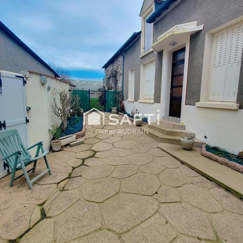 Majestueuse maison avec vaste terrain au coeur du village