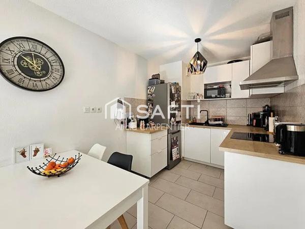 Appartement entièrement rénové avec une place de parking privative en sous-sol