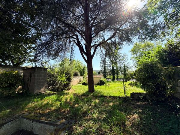 Gros potentiel à Saumur. Maison + terrain de 2000 m² quartier Gare.