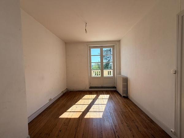 Gros potentiel à Saumur. Maison + terrain de 2000 m² quartier Gare.