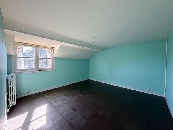 Gros potentiel à Saumur. Maison + terrain de 2000 m² quartier Gare.