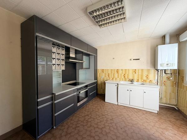 Gros potentiel à Saumur. Maison + terrain de 2000 m² quartier Gare.