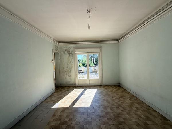 Gros potentiel à Saumur. Maison + terrain de 2000 m² quartier Gare.