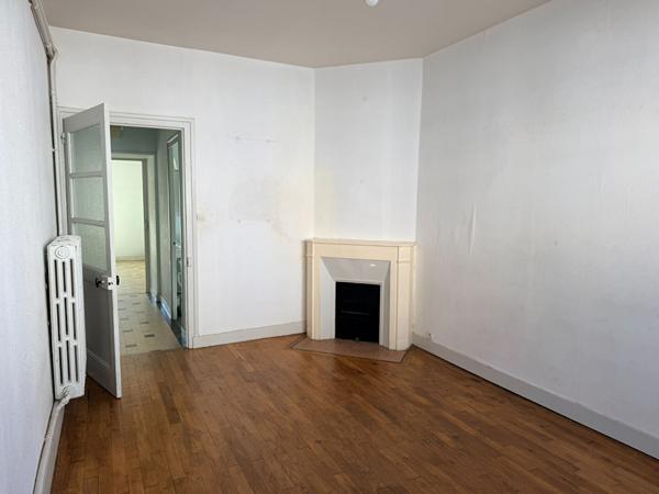 Gros potentiel à Saumur. Maison + terrain de 2000 m² quartier Gare.