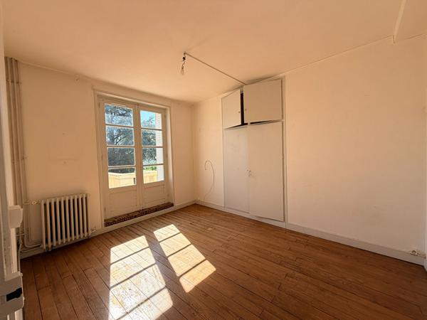 Gros potentiel à Saumur. Maison + terrain de 2000 m² quartier Gare.