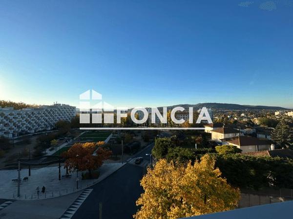 Location Appartement 2 pièces 61.8 m² - Caluire Et Cuire 69300