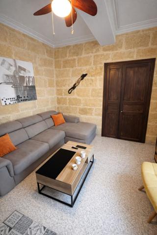 Centre de Vauvert - Maison de village 5 pièces ? 106 m² - Cour intérieure