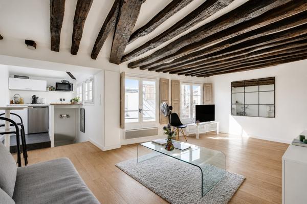 Studio de caractère au coeur du Marais !