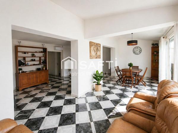 Maison type T4, 2 faces, 3 chambres, cuisine, pièce de vie, garage, jardin