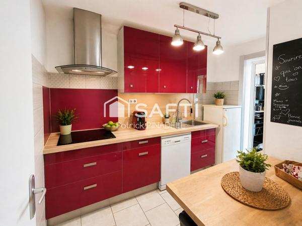 Maison type T4, 2 faces, 3 chambres, cuisine, pièce de vie, garage, jardin