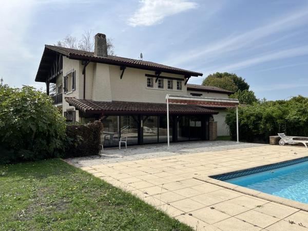 Maison à vendre |  Biganos |  5 pièces | 210 m²