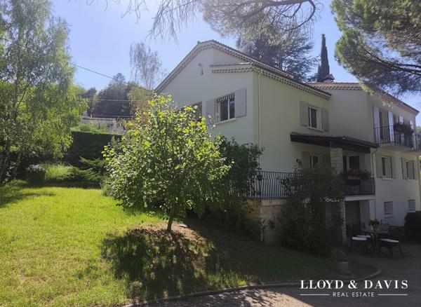 Villa de caractères - 267,5m² - 3785m² terrain