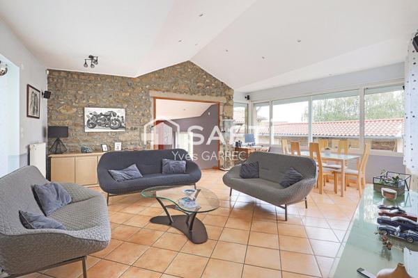 Corps de ferme de 222 m² entièrement rénovée  + 228 m2 annexes